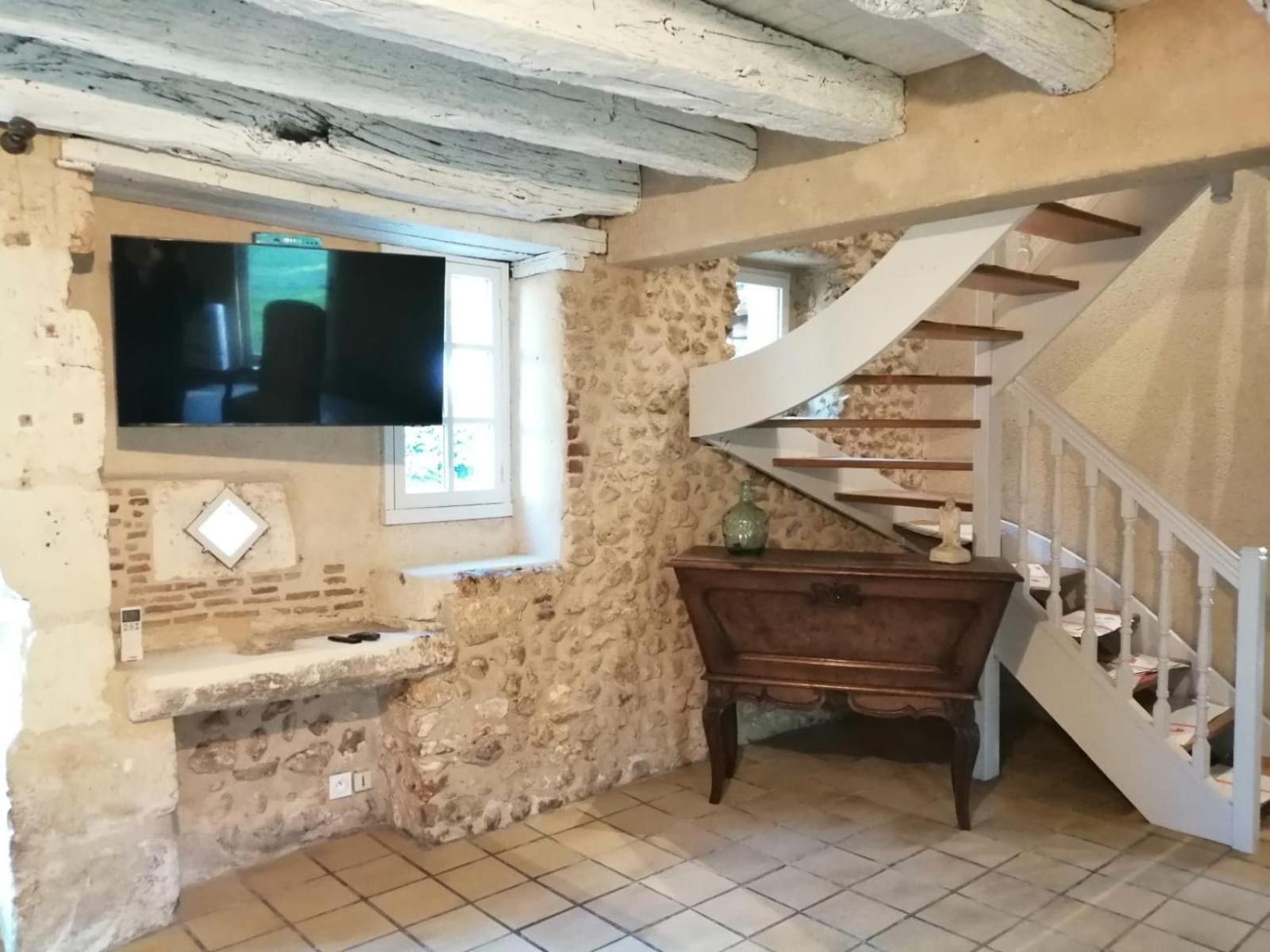 Gite Les Mareillauds - Piscine Salon Kültér fotó